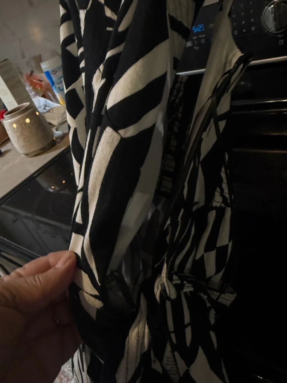 Tahari Black and White Tropical Print Maxi jump suit with Belt - Picture 9 of 9